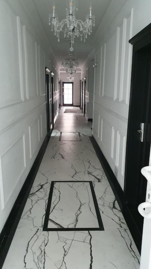 Monte Carlo Boutique Hotel 斯维诺乌伊希切 外观 照片