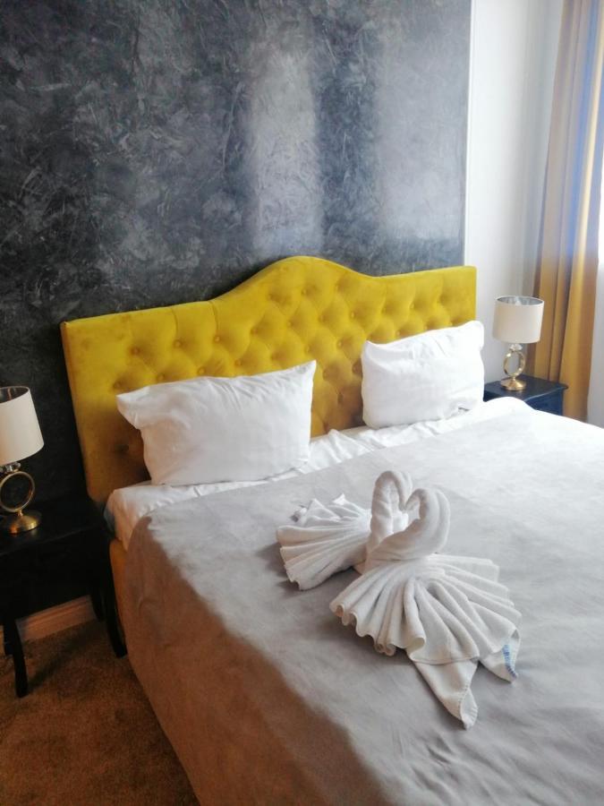 Monte Carlo Boutique Hotel 斯维诺乌伊希切 外观 照片