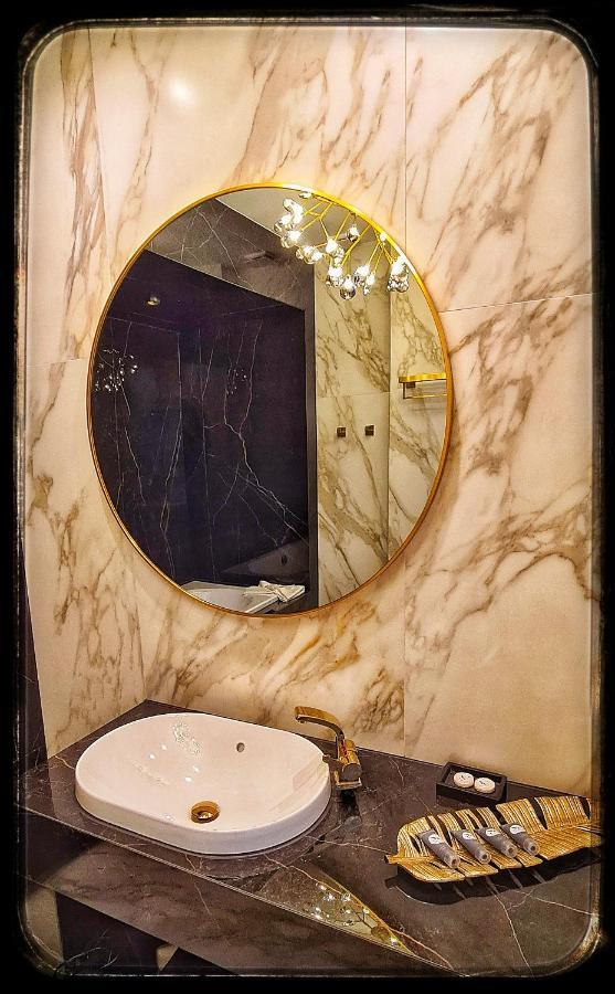 Monte Carlo Boutique Hotel 斯维诺乌伊希切 外观 照片