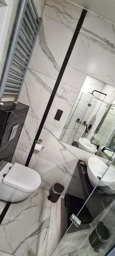 Monte Carlo Boutique Hotel 斯维诺乌伊希切 外观 照片