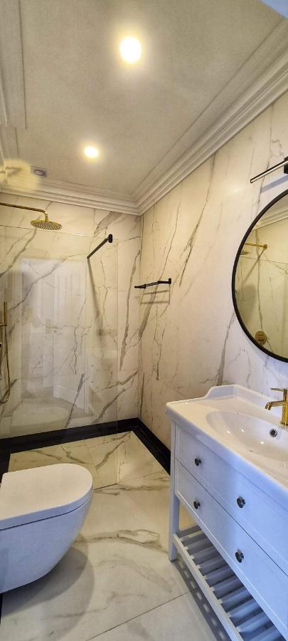 Monte Carlo Boutique Hotel 斯维诺乌伊希切 外观 照片