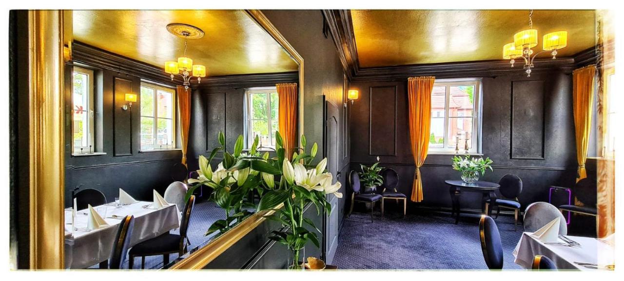 Monte Carlo Boutique Hotel 斯维诺乌伊希切 外观 照片