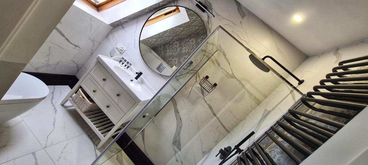 Monte Carlo Boutique Hotel 斯维诺乌伊希切 外观 照片