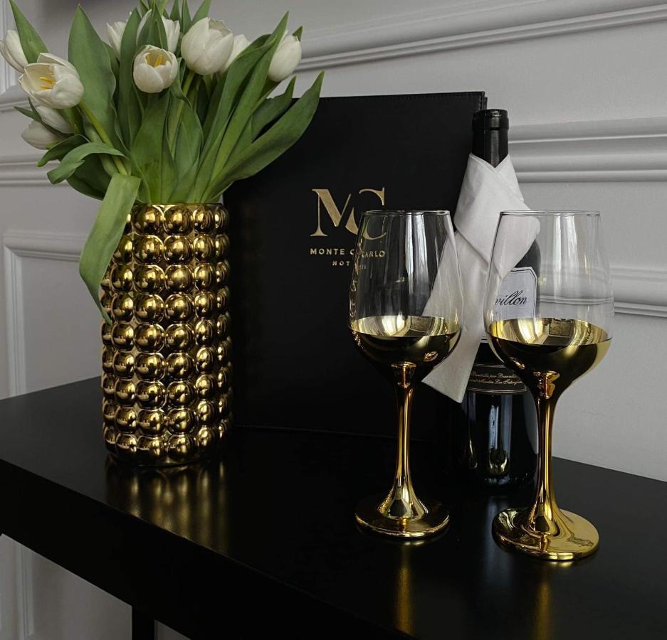 Monte Carlo Boutique Hotel 斯维诺乌伊希切 外观 照片